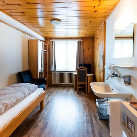 布里恩茨艾伯里酒店