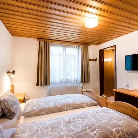 布里恩茨艾伯里酒店